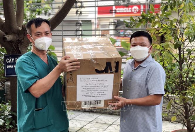Overseas Vietnamese supports HCMC’s hospital to fight COVID-19
